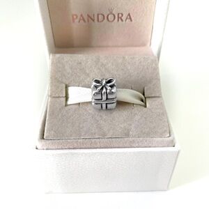 Pandora Gift Charm